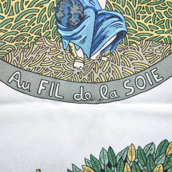 Authentic HERMES Carre 90 Scarf "Au FIL de la SOIE" Silk Red - Picture 7 of 12